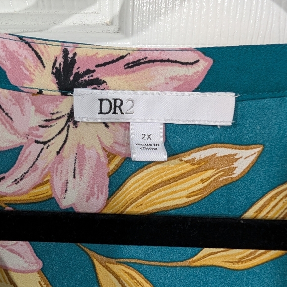 DR2 by Daniel Rainn Teal Floral V-Neck Short Sleeve Blouse in Size 2X - Picture 2 of 8